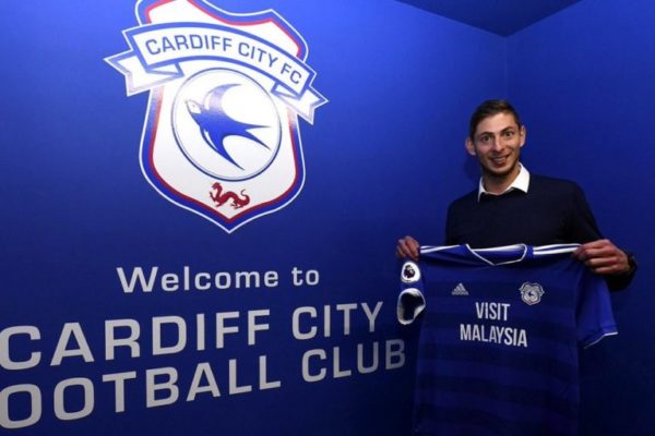 Desapareció el avión donde viajaba el futbolista Emiliano Sala